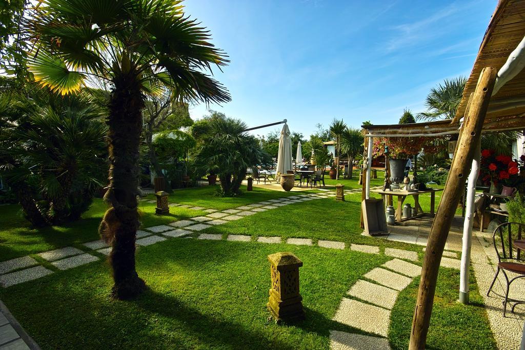 Hotel Atlantic Marina Di Carrara Exterior photo