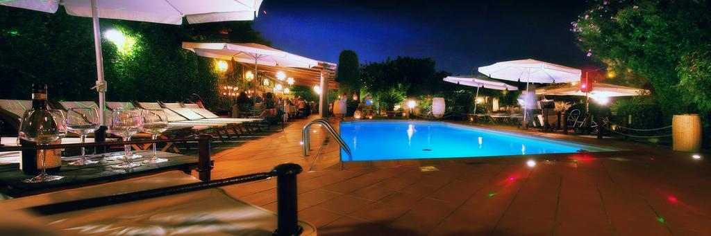 Hotel Atlantic Marina Di Carrara Exterior photo
